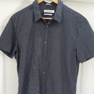 Calvin Klein slim fit mens button down shirt L